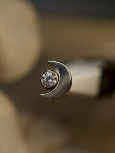 Топ "CRESCENT MOON CRYSTAL"